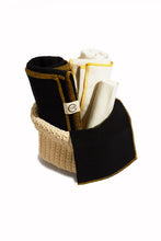 Cargar imagen en el visor de la galería, Set de toallas de seda natural: Toalla para el pelo y toalla desmaquillante facial. Color negro
